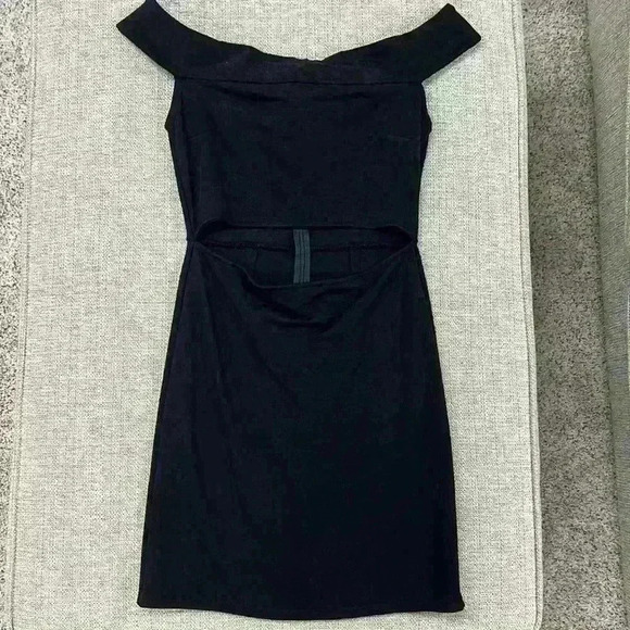 Urban Outfitters Silence & Noise Off Shoulder Slashed Ponte Dress - Picture 2 of 6